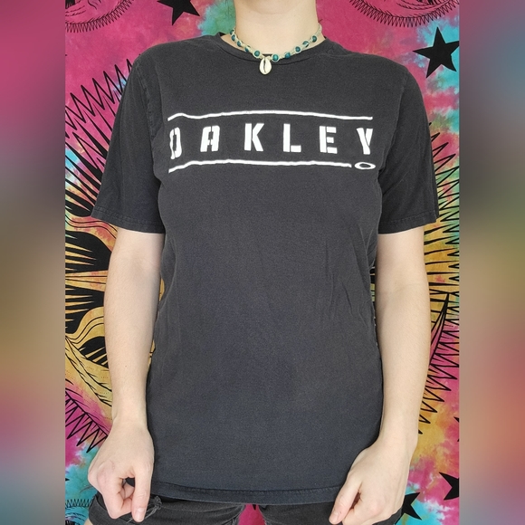 Oakley - Classic Logo Crew Neck Tee - Picture 2 of 6